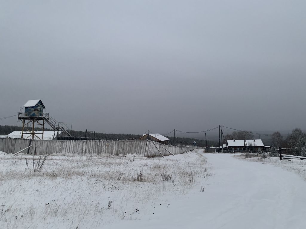 Самые опасные заключенные России годами жили в глухой тайге - в поселке Лозьвинском действовала колония "Черный беркут". Фото: Николай Починин, архив "ВК-медиа" Самые опасные заключенные России годами жили в глухой тайге - в поселке Лозьвинском действовала колония "Черный беркут". Фото: Николай Починин, архив "ВК - Медиа"