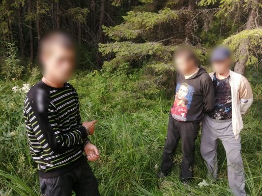 Проверка показаний подозреваемого на месте места преступления. Фото: Следственный комитет Проверка показаний подозреваемого на месте места преступления. Фото: Следственный комитет