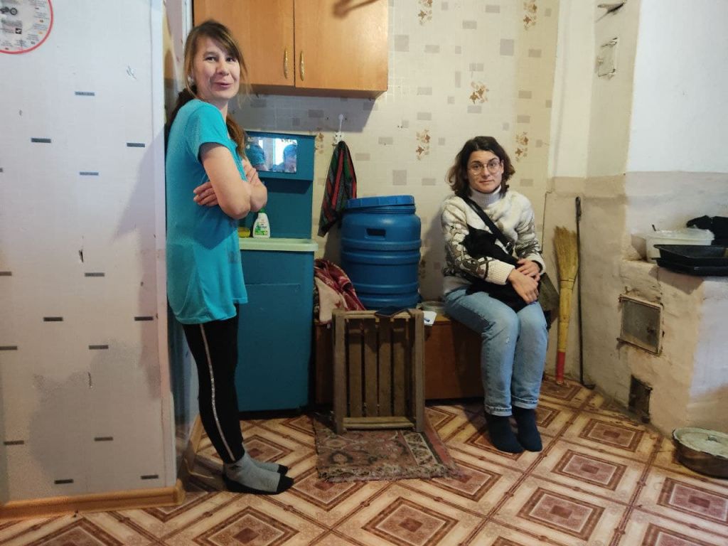 Галя, Надя и Уголек. Фото: Андрей Клейменов, "Глобус" Галя, Надя и Уголек. Фото: Андрей Клеймёнов, "Глобус"